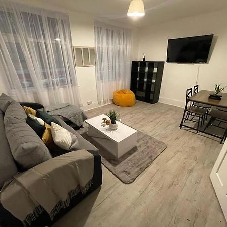 Spacious 2 Bedroom On Tower Bridge London Exterior photo