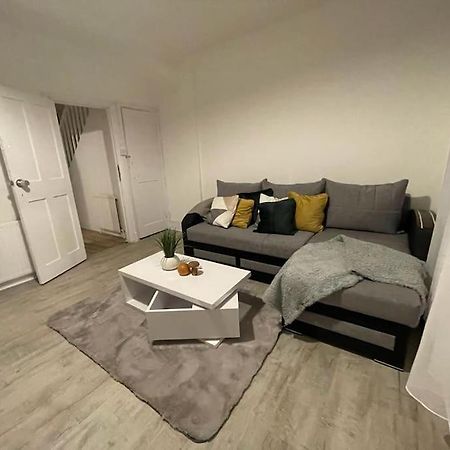 Spacious 2 Bedroom On Tower Bridge London Exterior photo
