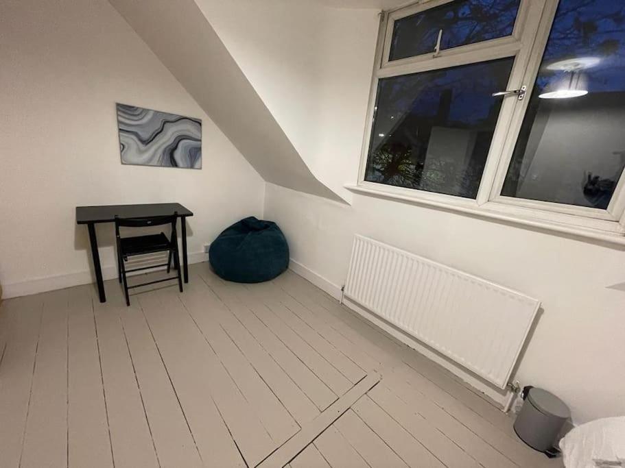 Spacious 2 Bedroom On Tower Bridge London Exterior photo